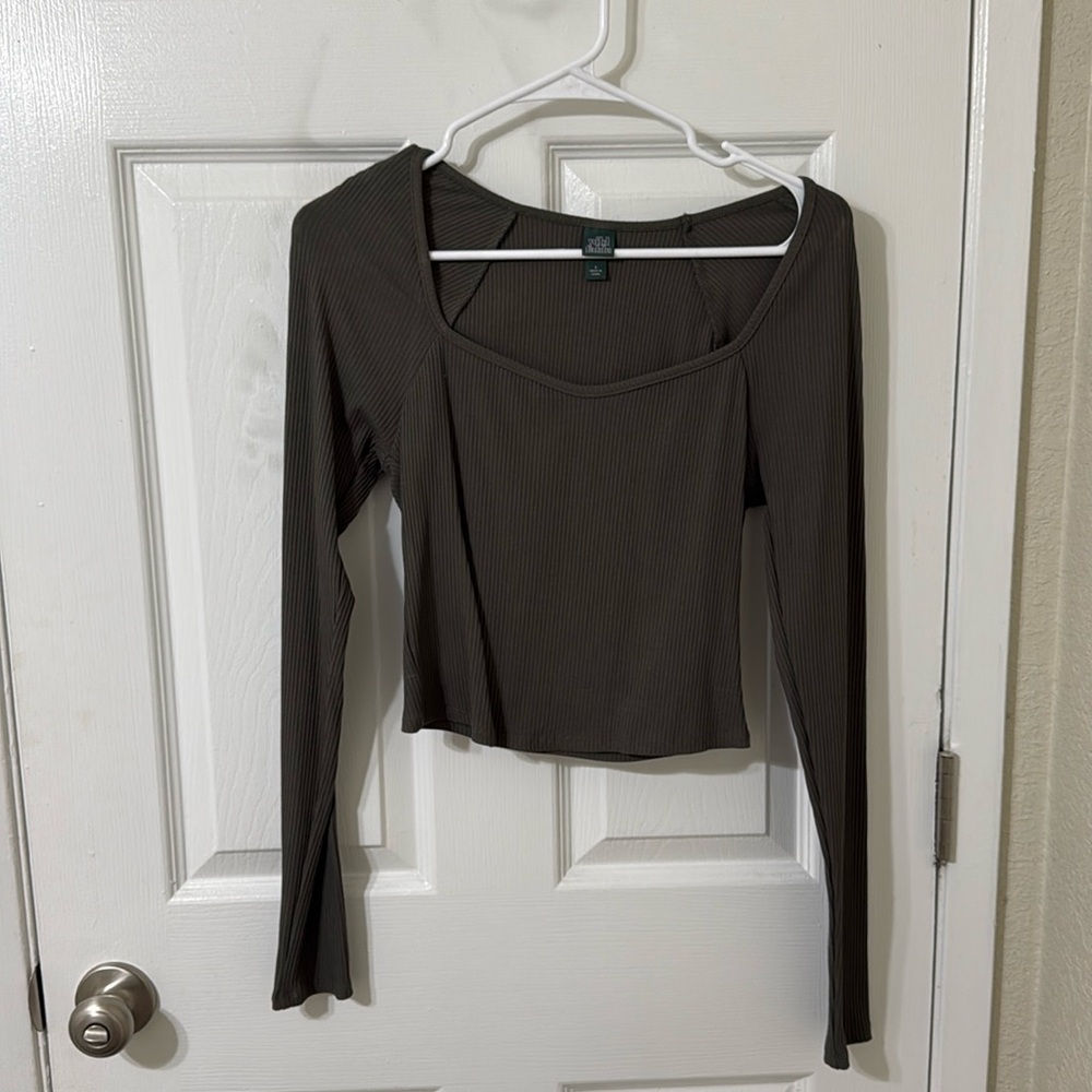 Wild Fable olive green long sleeve size small